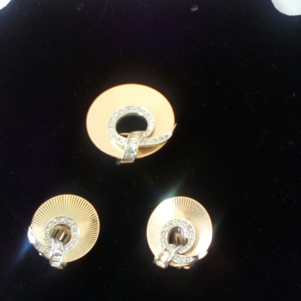 Vtg Boucher Brooch Clip On Earrings Clear Rhinestone And Gold Tone Set 71$